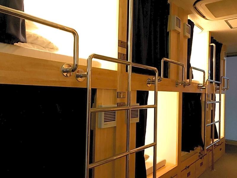 Az Hostel Ōsaka Eksteriør bilde